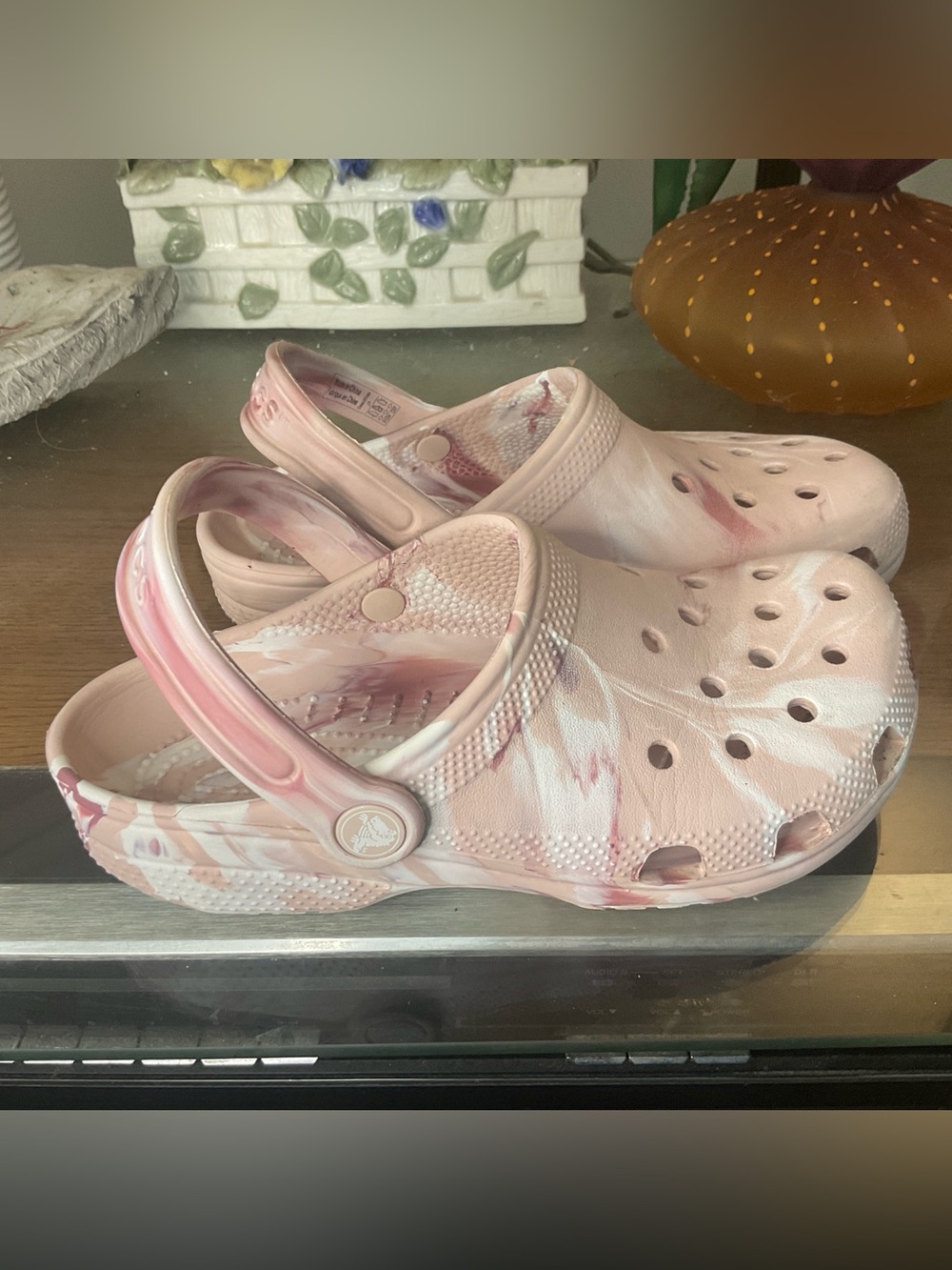 CROCS KIDS CLASSIC MARBLED CLOGS SZ J3 - Picture 2 of 7